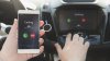 ¿Te pueden multar por llevar tu celular en la mano al manejar en California? Sí y te explicamos por qué