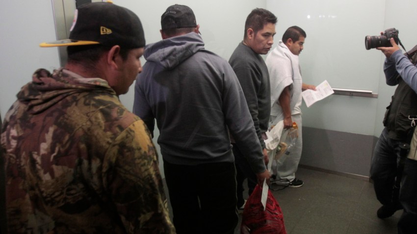 Migrantes hondureños deportados de México