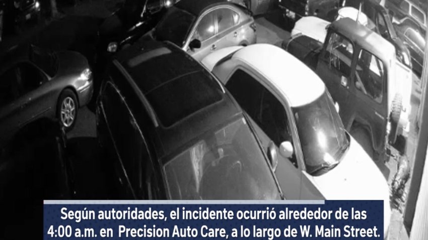 Incendio en taller de autos en Woodland destruye varios autos
