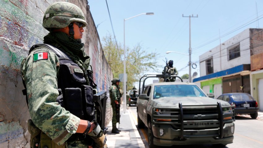 Guardia militar vigila población de Jalisco