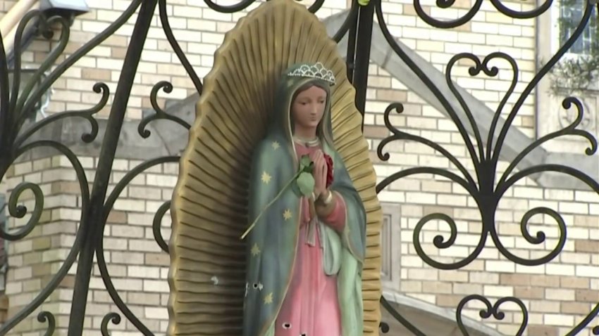 Atacan a balazos a una estatua de la Virgen de Guadalupe en Houston
