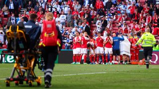 El danés Christian Eriksen se desvaneció repentinamente en mitad del partido de la Eurocopa Dinamarca-Finlandia
