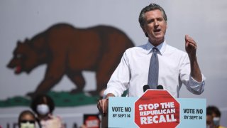 El gobernador de California, Gavin Newsom, enfrenta un proceso de revocatoria de su mandato.