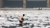 Video: espuma tóxica cubre uno de los ríos más contaminados del mundo