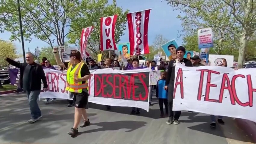 No hay acuerdo: maestros de Sacramento siguen en huelga y miles de estudiantes sin clases