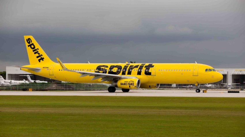 FORT LAUDERDALE, USA – JANUARY 26, 2016: A Spirit Airlines Airbus A320 at the Fort Lauderdale/Hollywood International Airport, Florida. Spirit Airlines has its operating base in Fort Lauderdale.