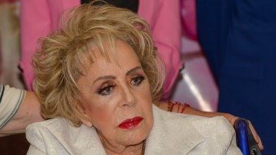 Silvia Pinal afirma que sus hijos le dicen que está “loca” por volver al teatro a los 90 años