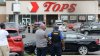 Policía: operadora del 911 le colgó la llamada a testigo de la masacre en el supermercado de Buffalo