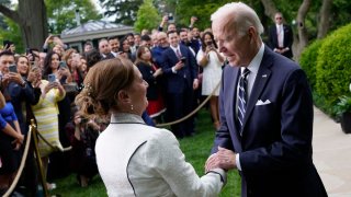 Fotografía de Biden con la esposa de López Obrador
