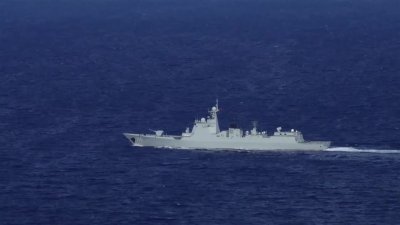 Comienzan las maniobras militares chinas con fuego real