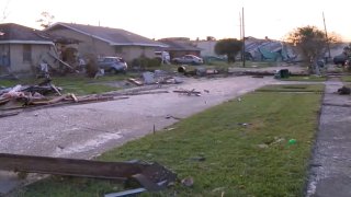 Así quedó un barrio en un pueblo en Louisiana, tras el paso de un tornado.