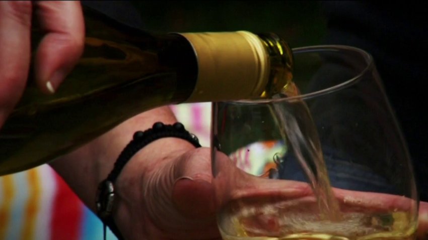 CDC reportan gran aumento de enfermedades del hígado en jóvenes por consumo de alcohol