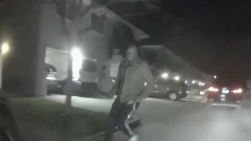 En video: conductor ataca con un machete a un repartidor de comida