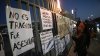 Tragedia de migrantes: denuncian que jefe migratorio ordenó no abrir la celda antes de incendio