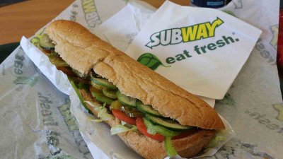 Miles de personas se ofrecen a cambiarse el nombre por “Subway”: entérate por qué