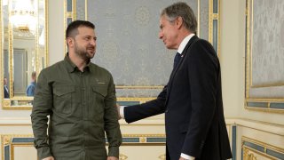 El secretario de estado Antony Blinken, fue recibido por el presidente Volodomir Zelenskyy en Kiev, Ucrania, este miércoles.