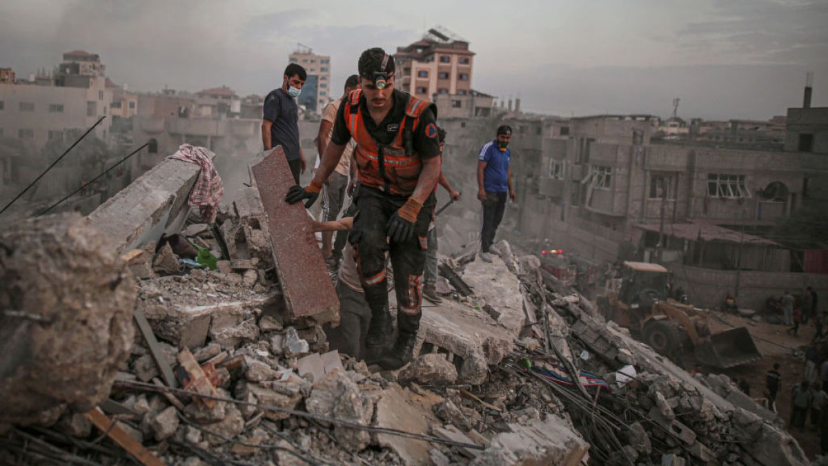 Israel bombardea un campo de refugiados en Gaza; reportan más de 140 ...