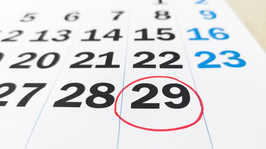 calendar of february in leap year with 29 number in red circle