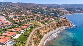 Rancho Palos Verdes, California, se clasificó como la ciudad de jubilados más rica, con un ingreso familiar medio de $166,747.