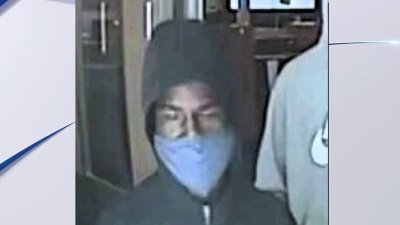 Buscan a sospechosos de roboar un banco en Elk Grove