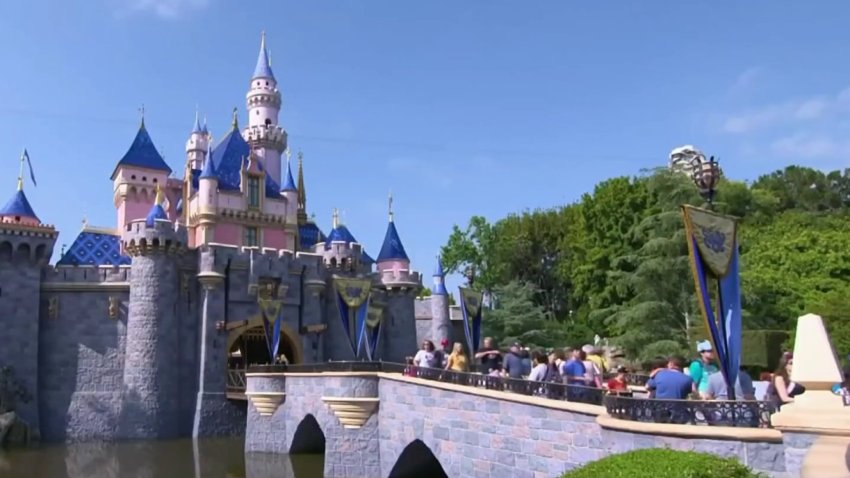 Trabajadores de Disney autorizan una huelga