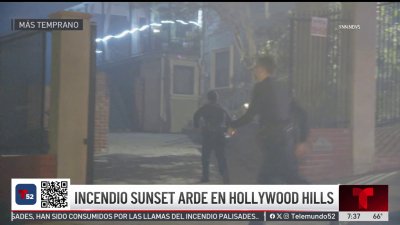 Policías van de puerta en puerta en Hollywood Hills para evacuar a los residentes