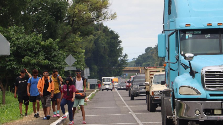 Migrantes y activistas lamentan un "sexenio de la muerte" en México este Día del Refugiado