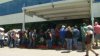 Frustración y enojo por lentitud en votación en sedes consulares mexicanas
