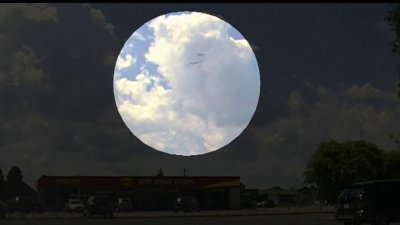 En video: escalofriante acercamiento en el aire entre aviones de American Airlines y Delta