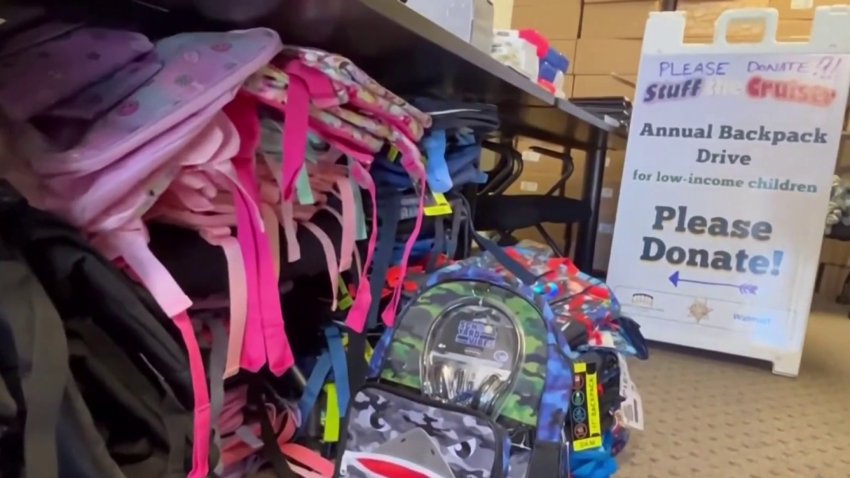 Organizaciones se preparan para donar mochilas en Tracy
