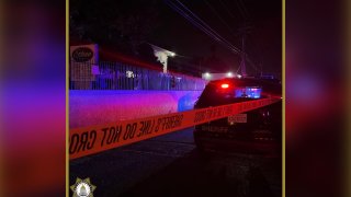 Investigan tiroteo que deja un muerto y un herido.