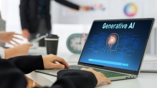 Una creciente coalición de empresas argumenta que los requisitos disuadirían a las compañías de desarrollar grandes sistemas de inteligencia artificial o mantener su tecnología de código abierto. (Foto de archivo)