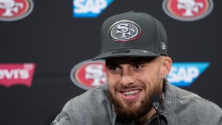 Ricky Pearsall, de los 49ers de San Francisco, habla en una conferencia el 26 de abril de 2024, en Santa Clara, California (AP Foto/Godofredo A. Vásquez, archivo)