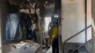 Incendio en estación de bomberos.