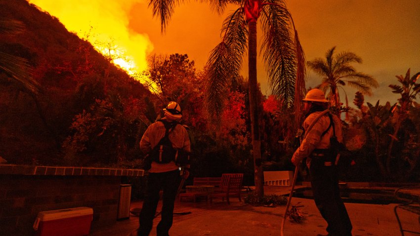 Incendio Palisades continúa quemando miles de acres