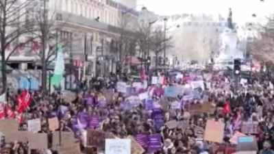 Mujeres reclaman por sus derechos