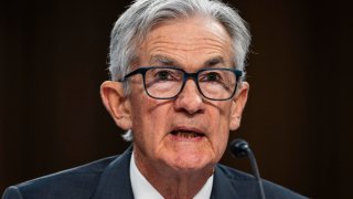 Powell reconoce que los aranceles de Trump tendrán "probables" efectos inflacionarios