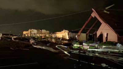 En video: tornado arrasa con todo y deja más de 10 muertos en Kentucky