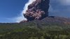 Video: volcán en Italia entra en erupción con columnas de ceniza y “fuente de lava”