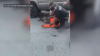 “¡Estoy embarazada!”: video capta los ruegos de mujer a agentes de ICE que arrestaban a su esposo