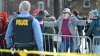 Crece la indignación contra ICE por estadounidense abatida por agentes en Minneapolis