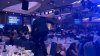Evacúan a Trump tras disparos en la cena con periodistas; hay un detenido