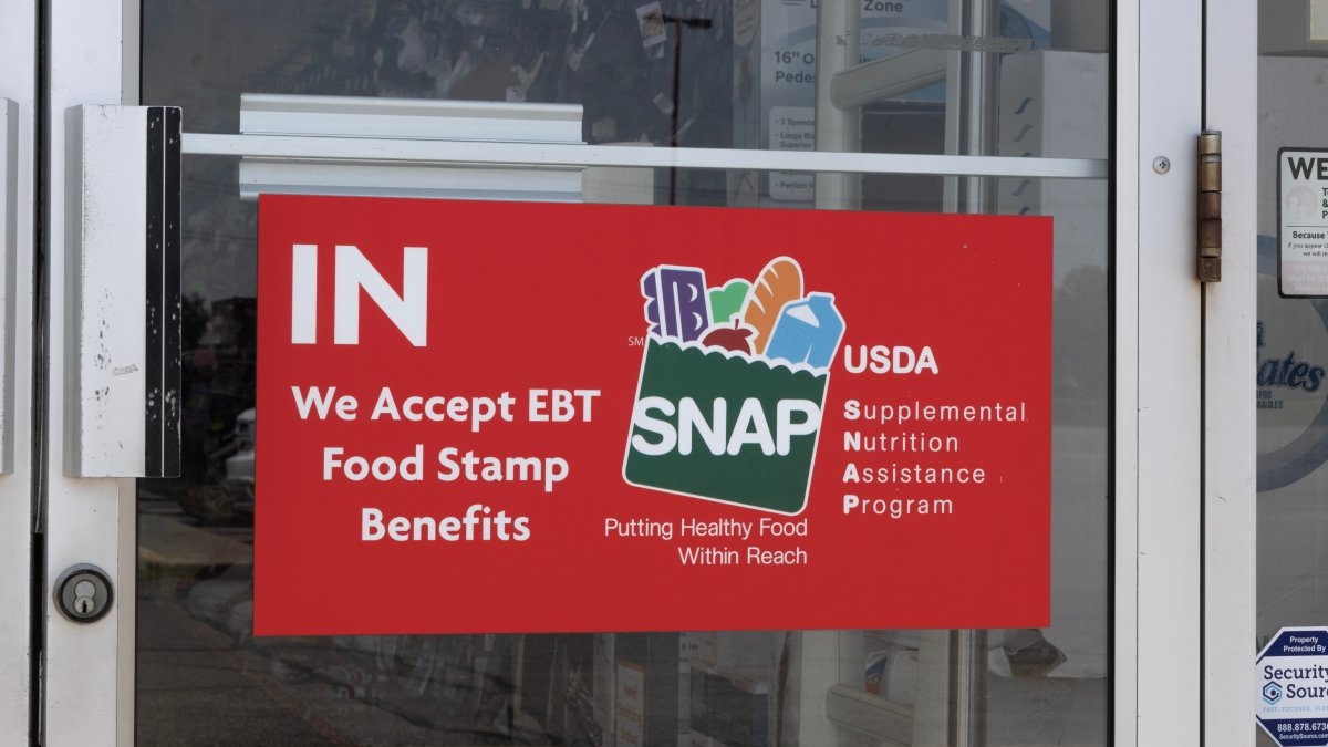 Juez frena prohibiciones sobre comida chatarra para beneficiarios de SNAP en cinco estados