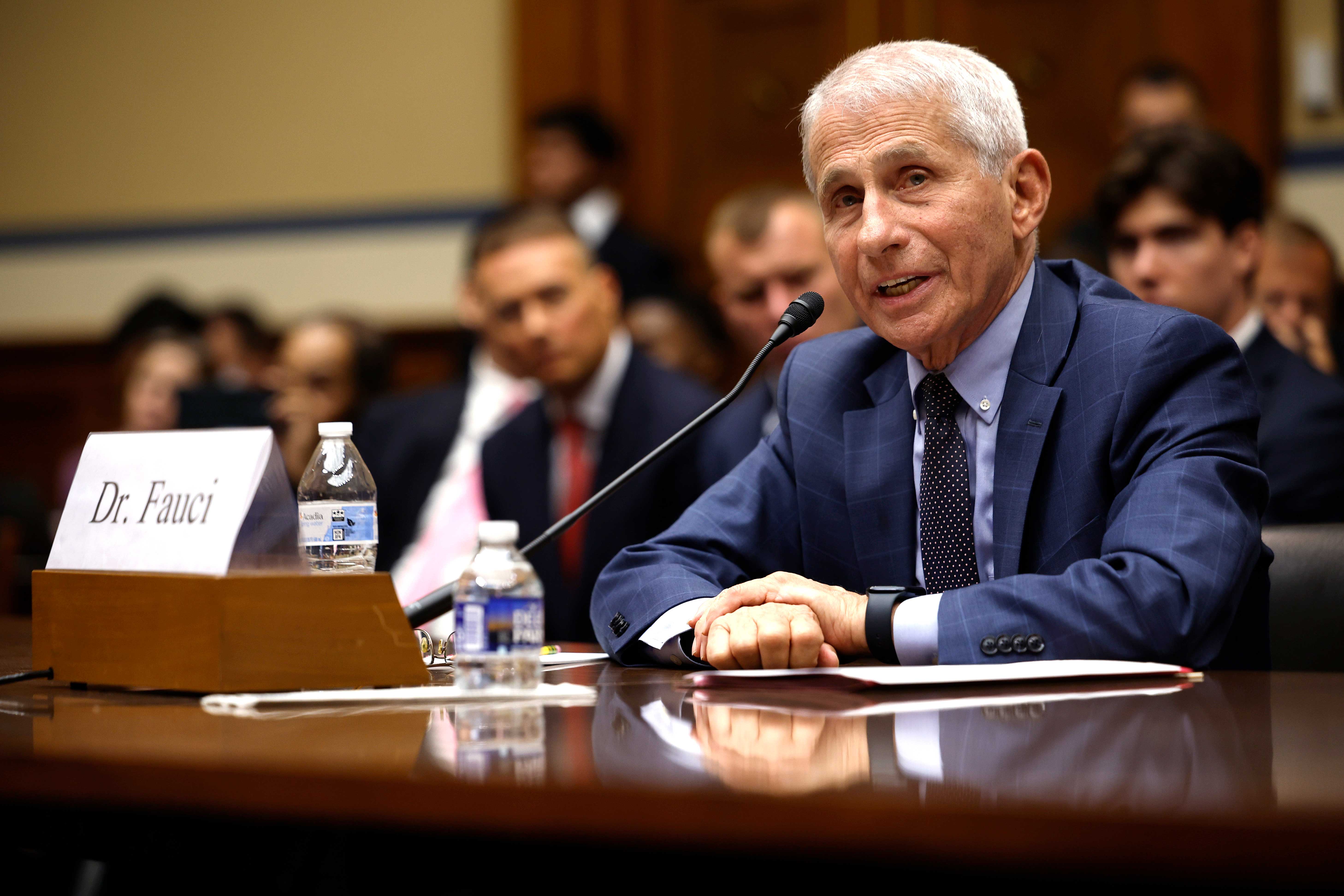 Fauci invoca su derecho a la Quinta Enmienda en audiencia sobre COVID-19 ante el Senado