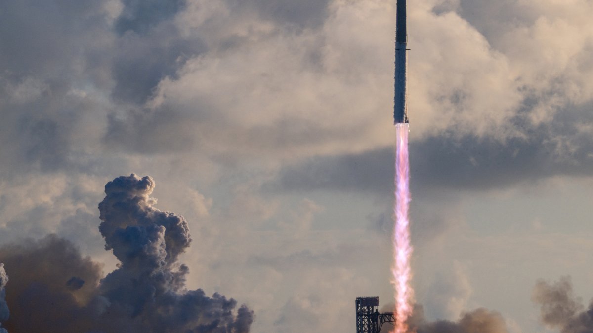 Desde Texas, SpaceX lanza por primera vez a órbita el gigantesco cohete Starship